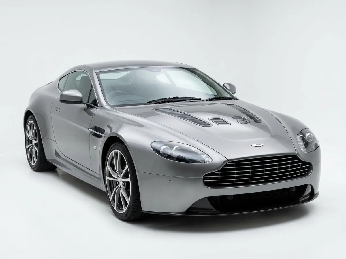مساحات زجاج لسيارة Aston Martin V12 Vantage — مقاس مخصص، الأعلى تقييماً - 1