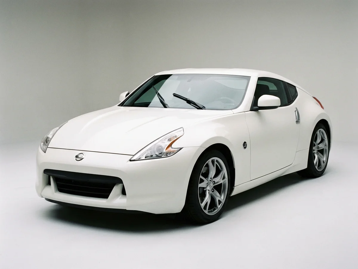 Kojamehed Nissan 370Z jaoks — Täpne sobivus, hinnatud - 1